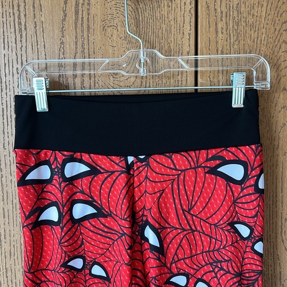 Spiderman Black and Red Leggings Size Small - Picture 2 of 7